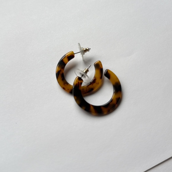 Tortoise Shell Hoop Earrings - Picture 11 of 11
